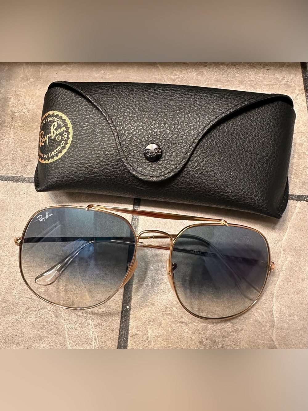 Ray-Ban Gold Frame Aviator Sunglasses with Blue Gradient Lenses RB3561